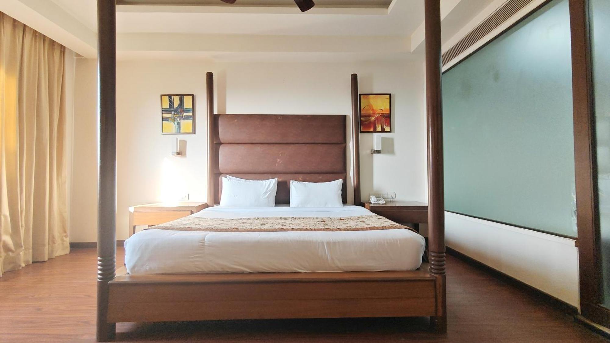 Hotel The Sky Imperial, Udajpur Zewnętrze zdjęcie