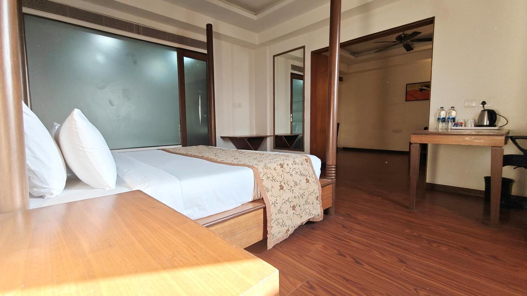 Hotel The Sky Imperial, Udajpur Zewnętrze zdjęcie