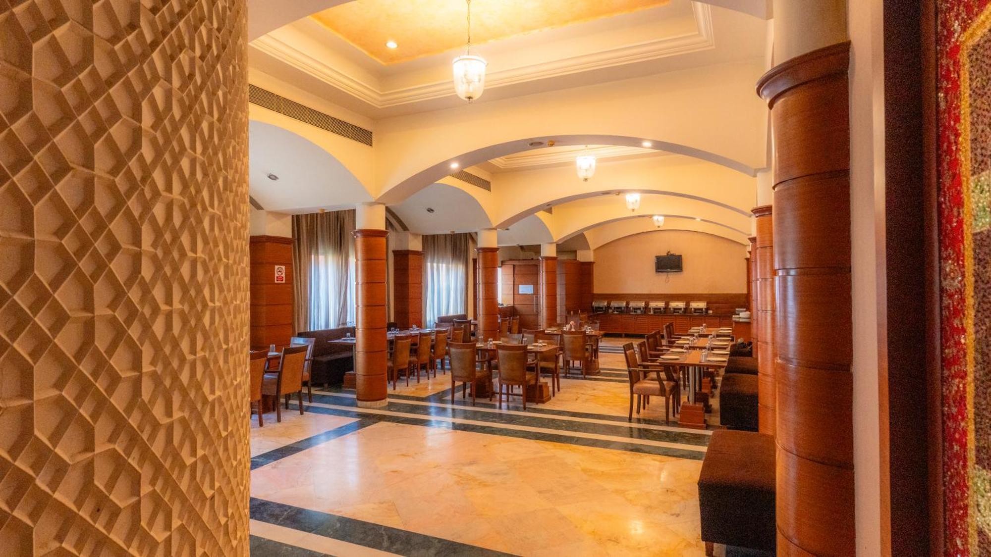 Hotel The Sky Imperial, Udajpur Zewnętrze zdjęcie