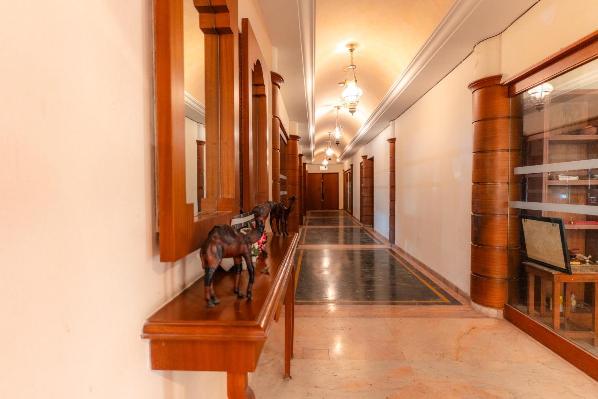 Hotel The Sky Imperial, Udajpur Zewnętrze zdjęcie
