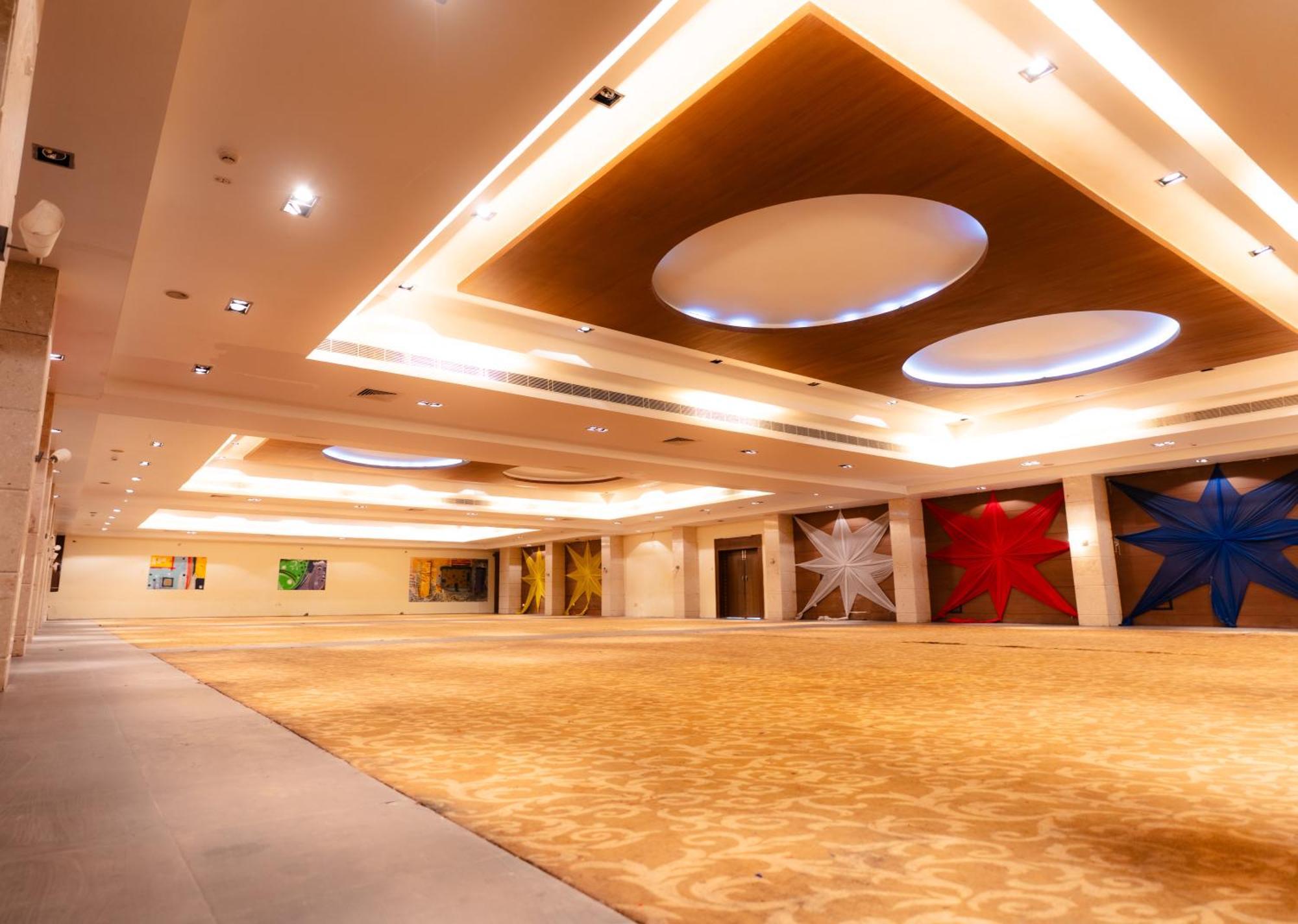 Hotel The Sky Imperial, Udajpur Zewnętrze zdjęcie