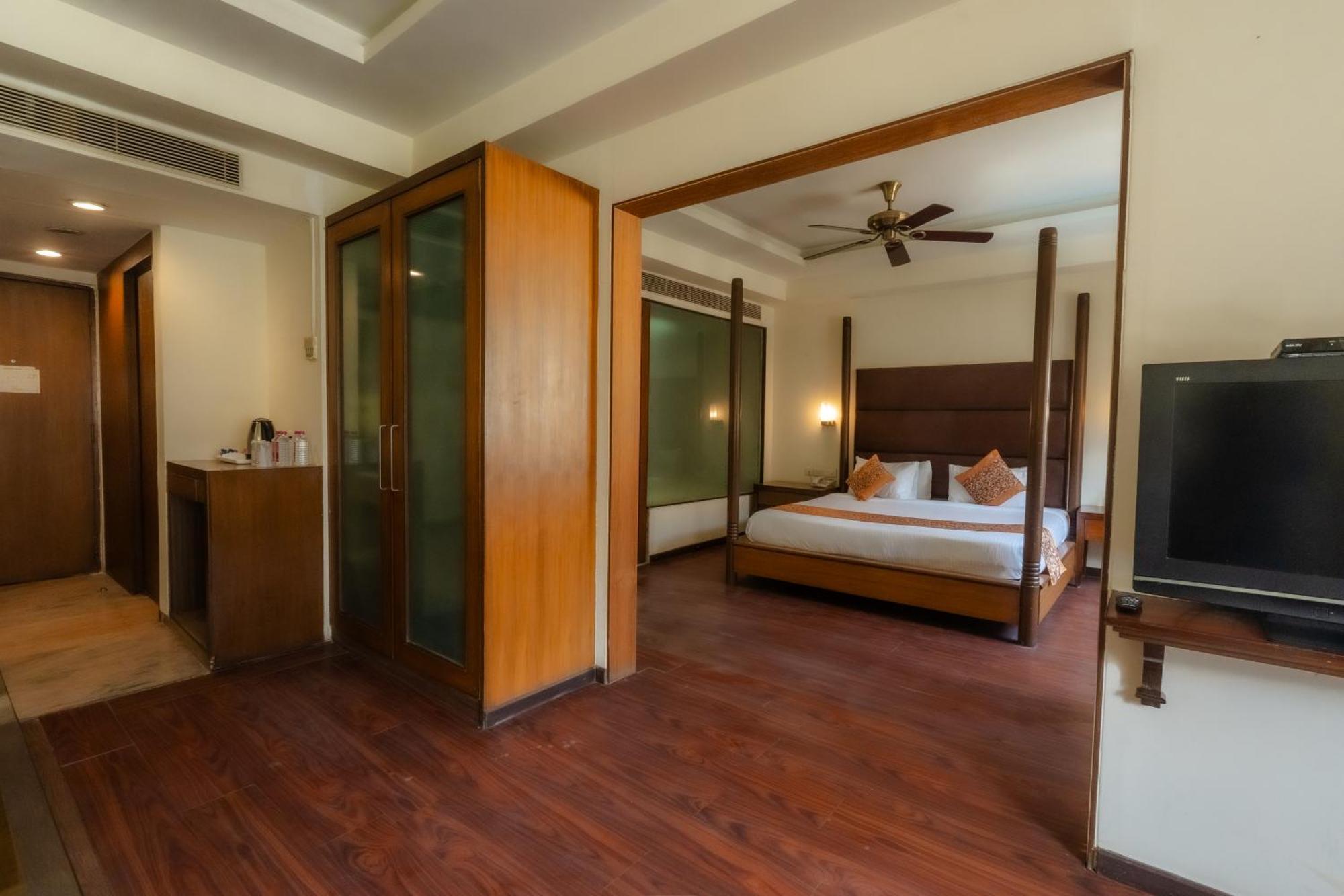 Hotel The Sky Imperial, Udajpur Zewnętrze zdjęcie