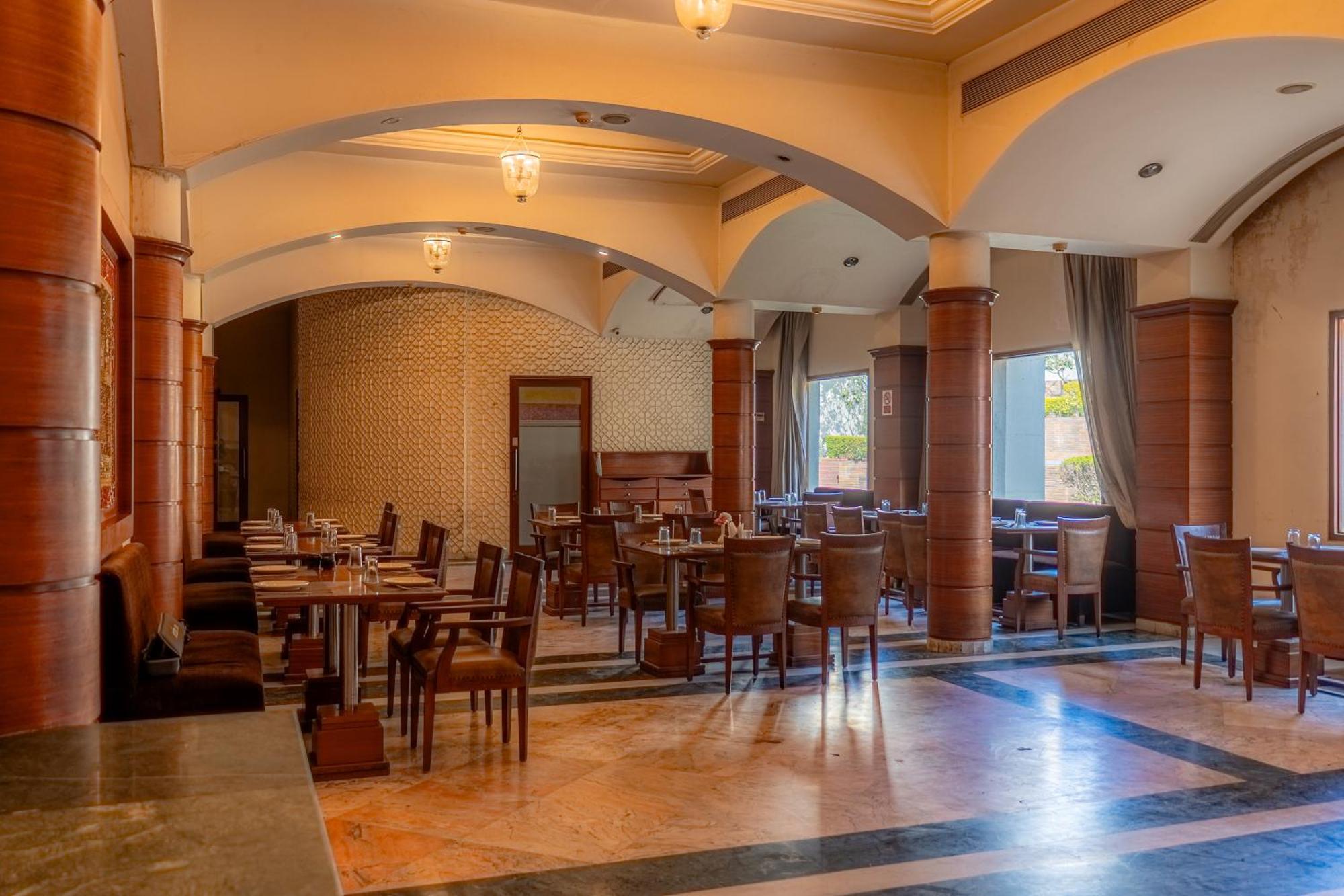 Hotel The Sky Imperial, Udajpur Zewnętrze zdjęcie