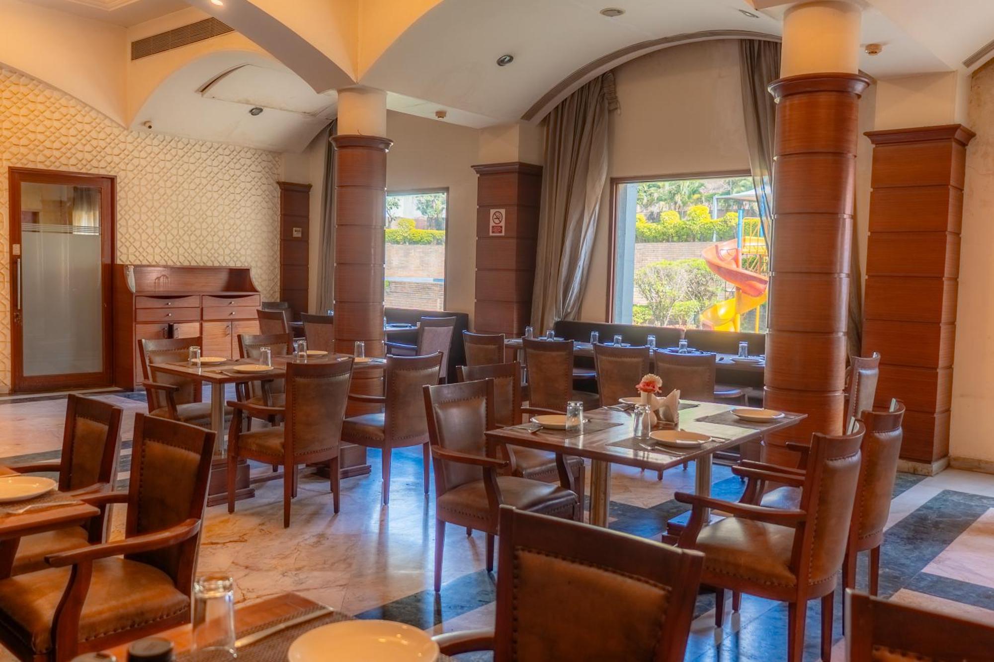 Hotel The Sky Imperial, Udajpur Zewnętrze zdjęcie